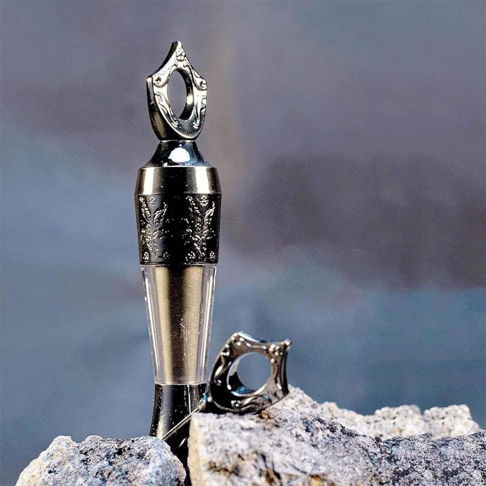 A Naturally Smooth Eyeliner For Effortless Application